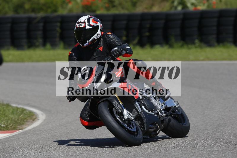 /Archiv-2024/29 12.06.2024 MOTO.CH Track Day ADR/Gruppe blau/42